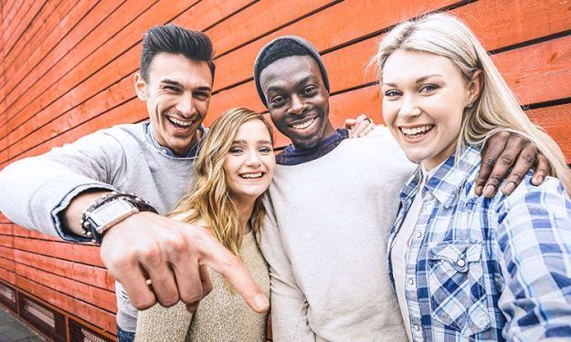 Conquistar a los millennials con SMS masivos