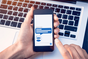 Chatbots y Asistentes de IA